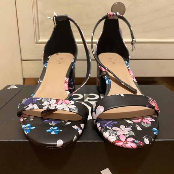 Stangarone Block-Heel Sandals - Picture 2 of 4